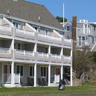 Breakers Resort - Dennis Port, MA