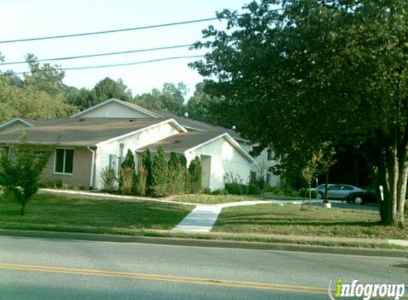 Yakubia Apartments - Alton, IL