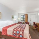 Super 8 by Wyndham Newcomerstown - Motels