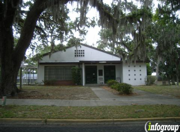 Woman's Club of Leesburg - Leesburg, FL