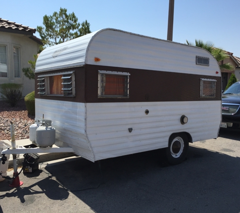 Vintage Camper Rental - Cardiff By The Sea, CA