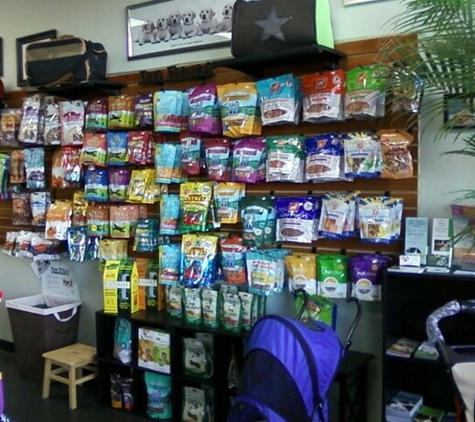 Paw Prints Pet Supplies - Henderson, NV