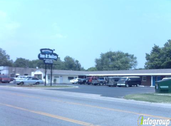 Belleville Inn & Suites - Belleville, IL