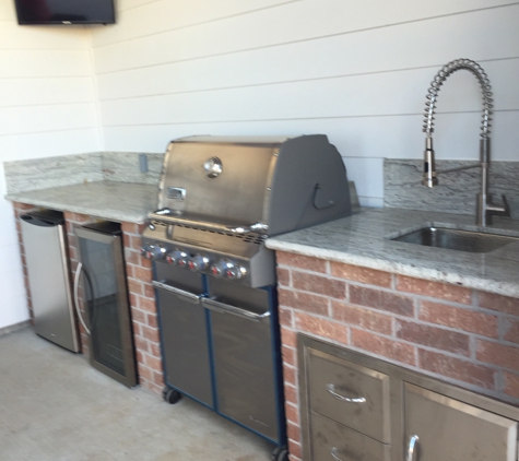 Acadiana Patios LLC - Maurice, LA. Outdoor Kitchens & Fireplaces only at acadianapatios.com