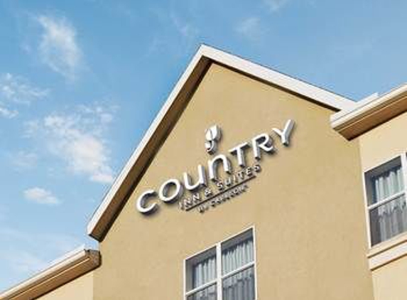 Country Inns & Suites - Clive, IA