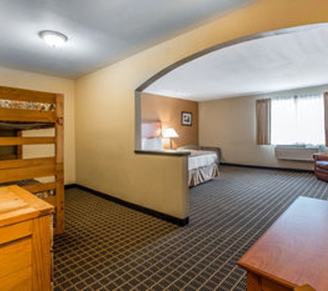 Quality Inn & Suites On The River - Glenwood Springs, CO