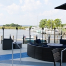 Hollydeck Bar & Marina - Bars