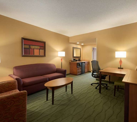 Embassy Suites by Hilton East Peoria Riverfront Hotel & Conference Center - East Peoria, IL