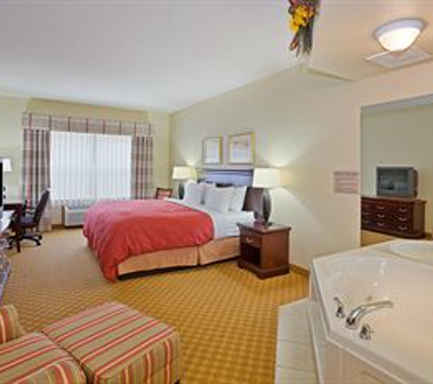 Country Inns & Suites - Iron Mountain, MI