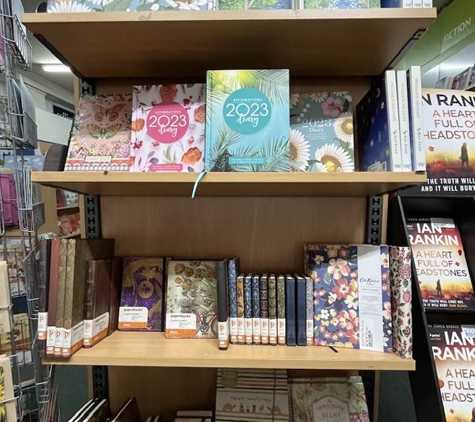 Collins Booksellers Tamworth - Tamworth, NSW