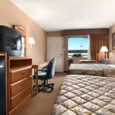 Super 8 by Wyndham Opelousas - Motels