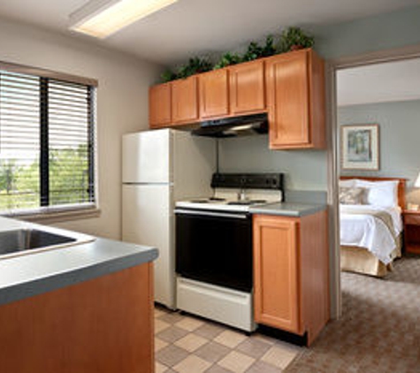 Hawthorn Suites by Wyndham Overland Park - Overland Park, KS