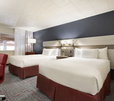 Park Inn by Radisson - Beaver Falls, PA