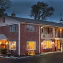 Super 8 by Wyndham Sturbridge - Motels