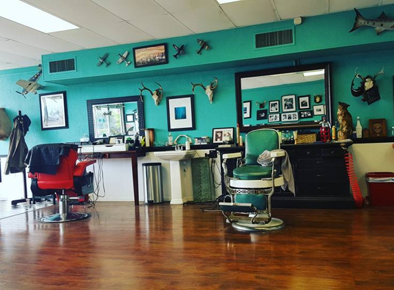 Garrett's Gentlemen's Barber Shop - Eustis, FL