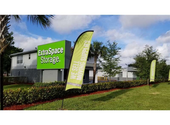 Extra Space Storage - West Palm Beach, FL