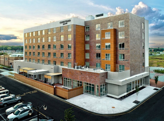 Courtyard by Marriott - North Brunswick, NJ