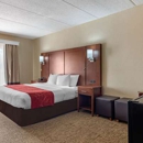 Comfort Suites Woodstock - Motels