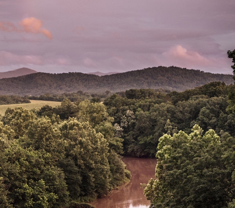 Nolichuckey Bluffs Bed and Breakfast Cabins - Greeneville, TN