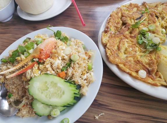 Lucky Thai Cuisine - Ventura, CA