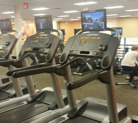 LA Fitness - West Dundee, IL