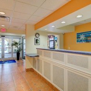 Hutchinson Island Plaza Hotel & Suites - Fort Pierce, FL