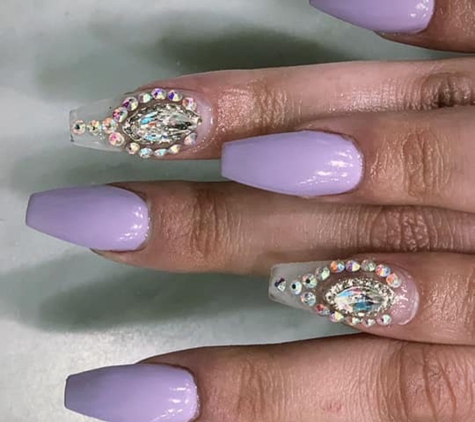 Luxury Nails - Clawson, MI