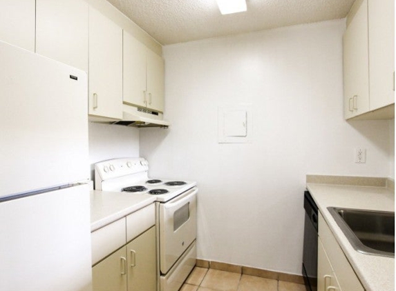 Conquistador Rental Apartments - Hollywood, FL