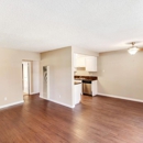 Briarwood Square - Apartments