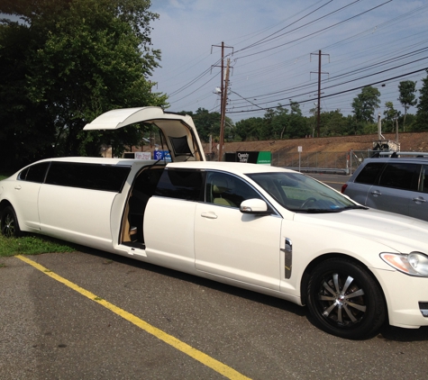 D&G Limousine - Colonia, NJ