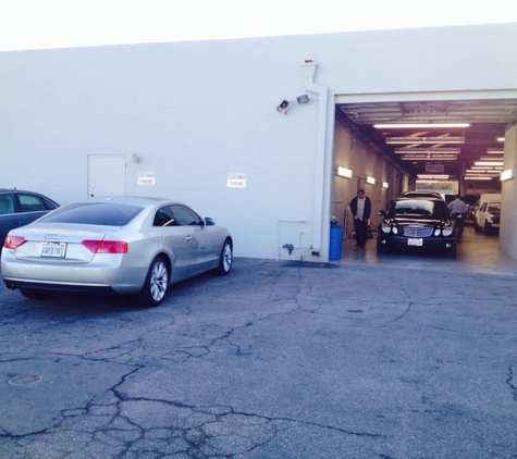 Precision Auto Body - Reseda, CA