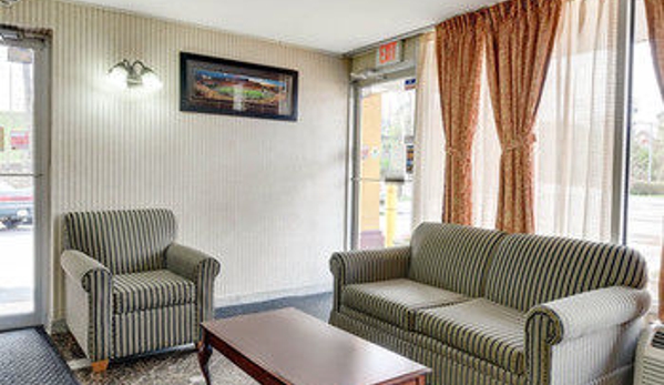 Econo Lodge - Morgantown, WV