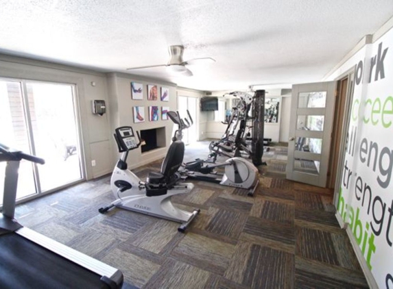 Lenexa Crossing Apartments - Lenexa, KS