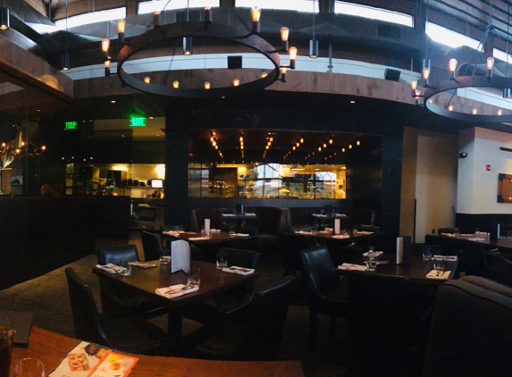 Earls Restaurants - Lone Tree, CO