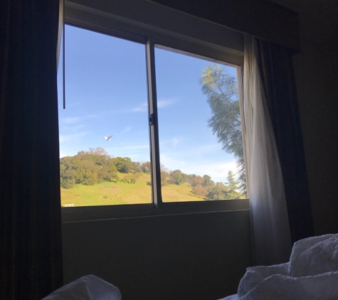 Embassy Suites by Hilton San Rafael Marin County - San Rafael, CA