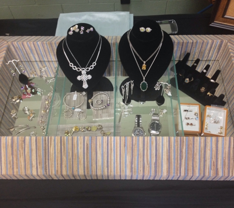 We Buy Gold - Florence, AL. Looking for vintage estate or new fine designer sterling silver jewelry? We might just have just what your looking for!