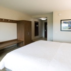 Holiday Inn Express & Suites Lexington NW-the Vineyard by IHG