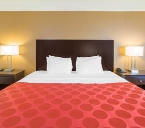 Ramada by Wyndham Tulsa - Tulsa, OK