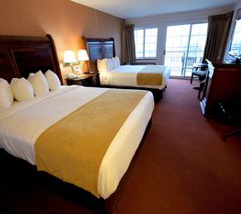 Crown Choice Inn & Suites - Mackinaw City, MI