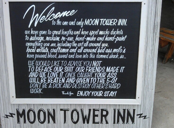 Moon Tower Inn - Houston, TX