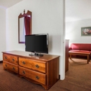 Quality Inn & Suites Des Moines - Merle Hay Road - Motels