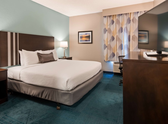 Best Western St. Clairsville Inn & Suites - Saint Clairsville, OH