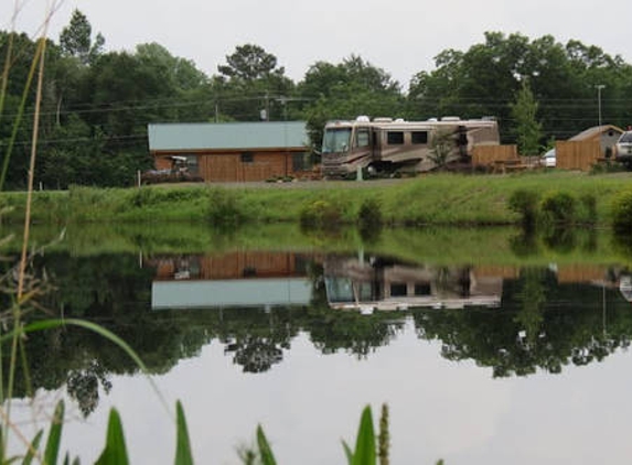 Cain's Creekside RV Park - Hahira, GA