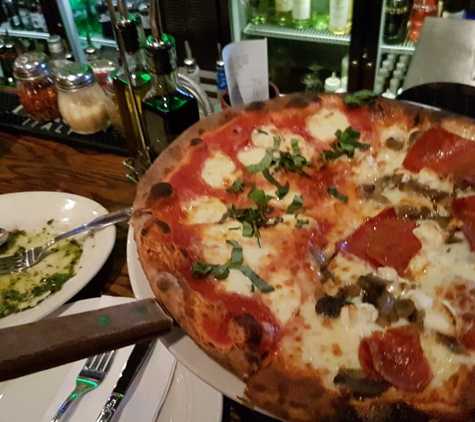 Luigi's Coal Oven Pizza - Fort Lauderdale, FL