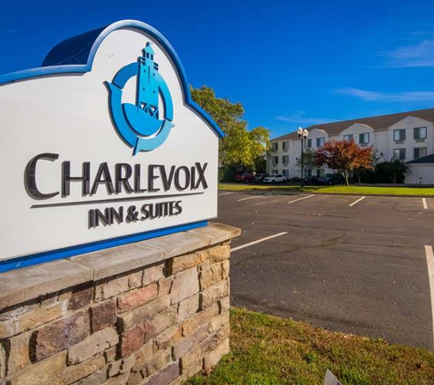 Charlevoix Inn & Suites - Charlevoix, MI