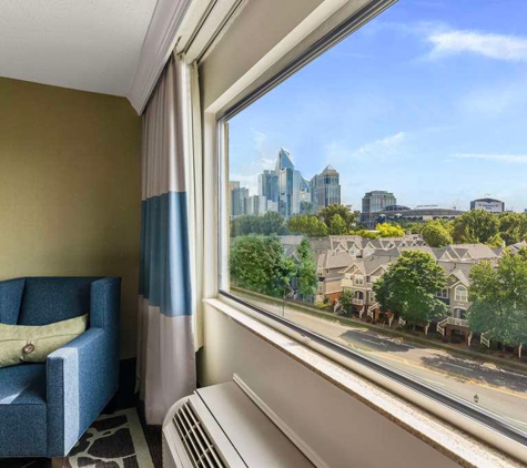 DoubleTree by Hilton Charlotte Uptown - Charlotte, NC