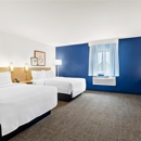 Spark by Hilton Evansville Downtown - Hotels