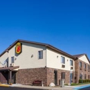 Super 8 by Wyndham Imlay City - Motels