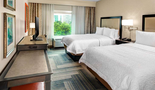 Hampton Inn & Suites by Hilton Atlanta Perimeter Dunwoody - Atlanta, GA