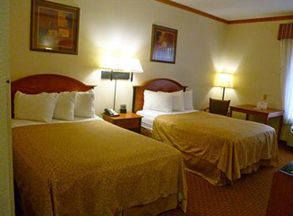 Baymont Inn & Suites - Hinesville, GA